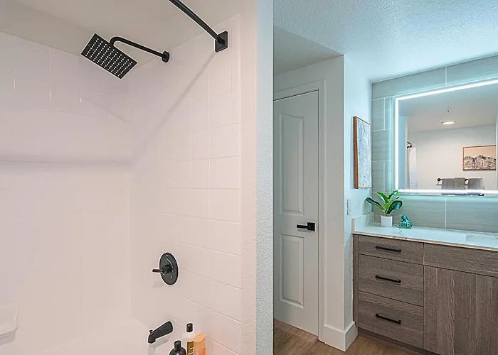 Walk To Kierland 1Br Urban Promenade King Suite *